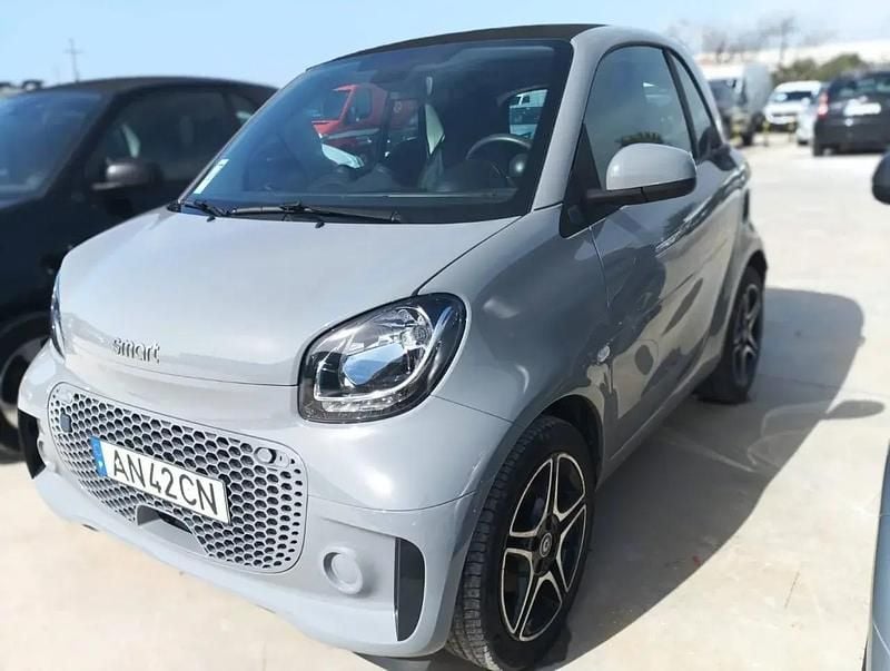 Usado Smart ForTwo Electric Drive 60 kW (82 HP) 2021 Cinzento Coupé