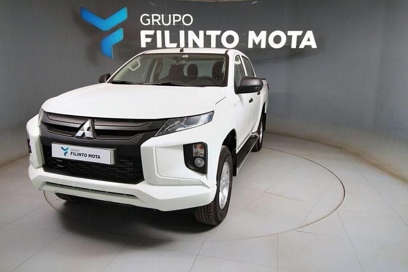 Branco Usado 2023 Mitsubishi Colt Invite | € 31.990 - Imagem 1/4