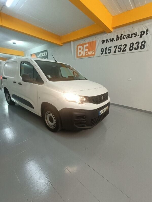 Branco Usado 2019 Peugeot Partner Monovolume | € 9.985 (Bom preço) - Imagem 1/4