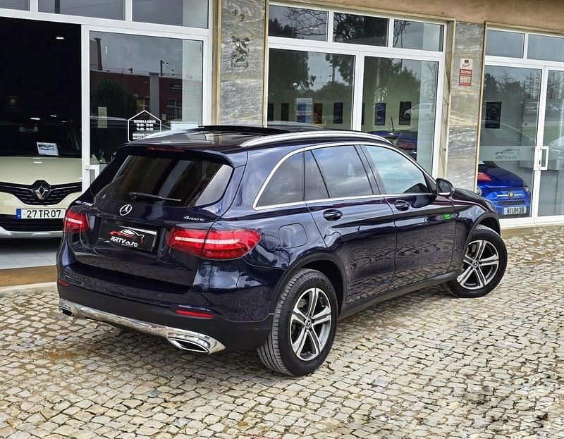 Usado Mercedes GLC250 Exclusive 204 HP (150 kW) 2017 Azul SUV