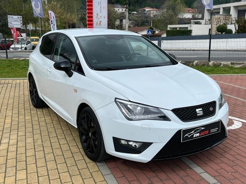 Branco Usado 2015 Seat Ibiza FR Sedan | € 14.999 - Imagem 1/4
