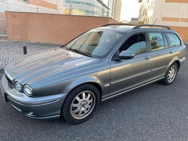 Cinzento Usado 2004 Jaguar X-type | € 7.900 - Imagem 1/4