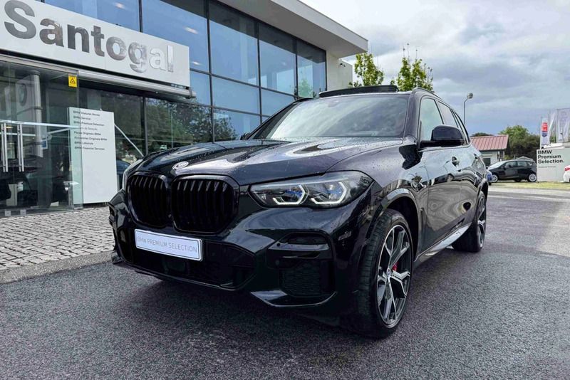 Preto Usado 2022 BMW X5 Comfort Edition SUV | € 74.900 - Imagem 1/4