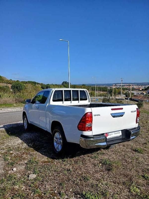 Usado Toyota HiLux 150 HP (110 kW) 2018 Branco Pickup