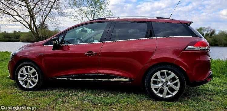 Usado Renault Clio GrandTour 90 HP (66 kW) 2019 Vermelho Carrinha