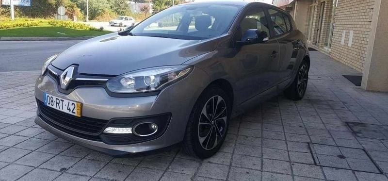 Cinzento Usado 2014 Renault Mégane III Citadino | € 5.850 (Super Preço) - Imagem 1/4