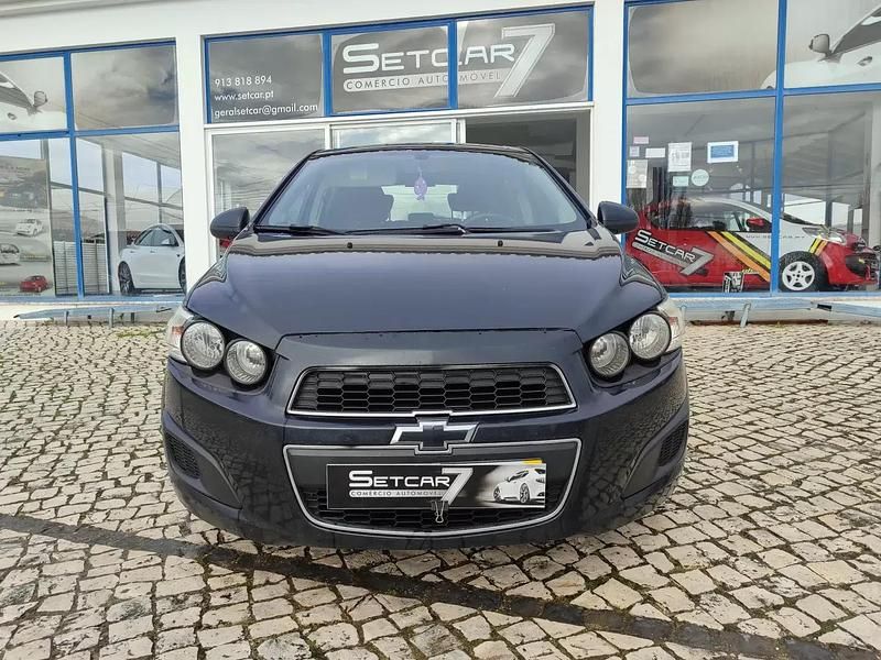 Usado Chevrolet Aveo LS 86 HP (63 kW) 2012 Preto