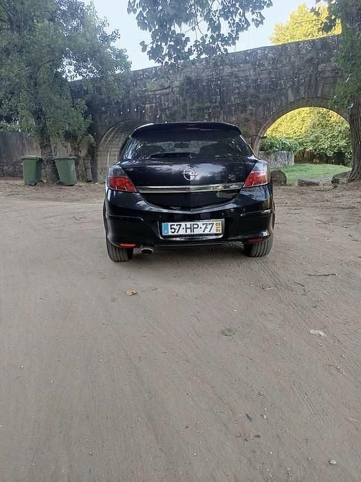 Usado Opel Astra GTC 125 HP (91 kW) 2009