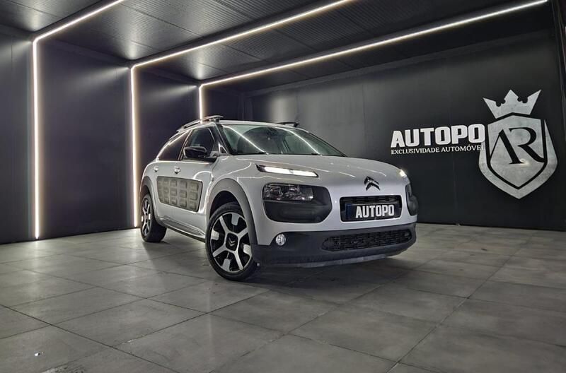 Cinzento Usado 2017 Citroën C4 Cactus Feel Citadino | € 12.900 (Preço justo) - Imagem 1/4