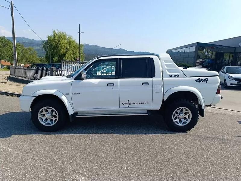 Branco Usado 2000 Mitsubishi L200 Pickup | € 12.750 (Preço justo) - Imagem 1/4