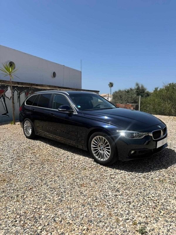 Azul Usado 2016 BMW 318 Carrinha | € 18.000 (Preço justo) - Imagem 1/4