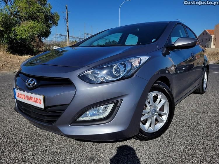 Cinza Usado 2013 Hyundai i30 Active Citadino | € 7.950 - Imagem 1/1