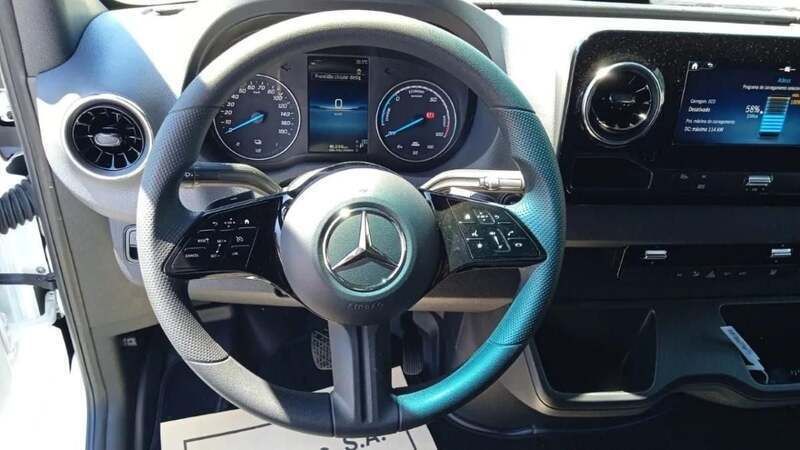 Usado Mercedes E-Sprinter 150 kW (204 HP) 2024 Branco Van