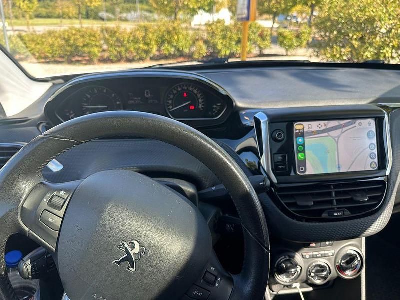 Usado Peugeot 2008 82 HP (60 kW) 2016 Branco SUV