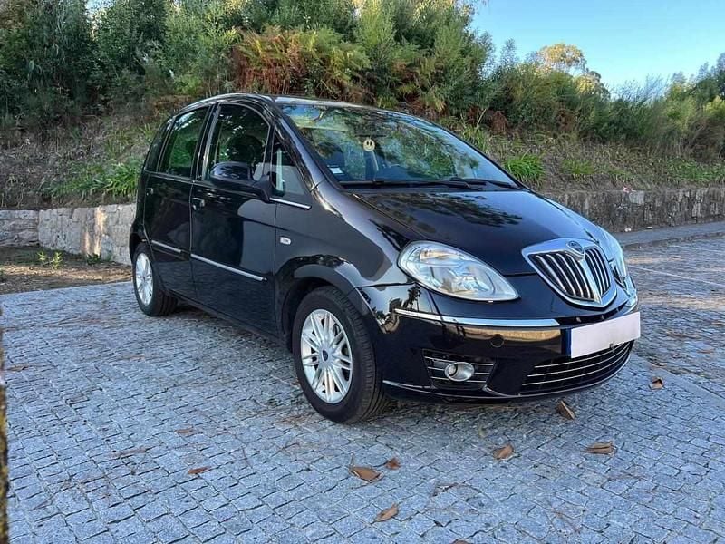 Outra Usado 2010 Lancia Musa Monovolume | € 4.750 - Imagem 1/4