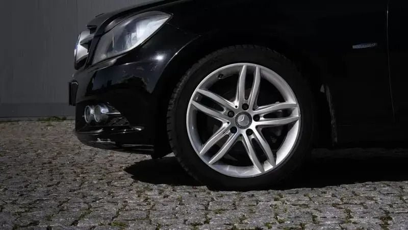 Usado Mercedes C220 163 HP (119 kW) 2012 Preto Coupé