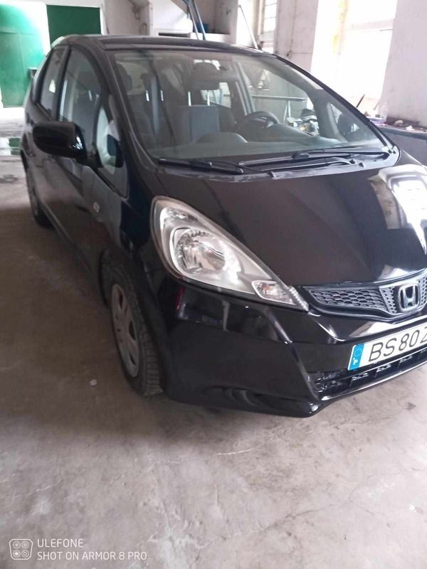 Preto Usado 2011 Honda Jazz Citadino | € 7.300 - Imagem 1/4
