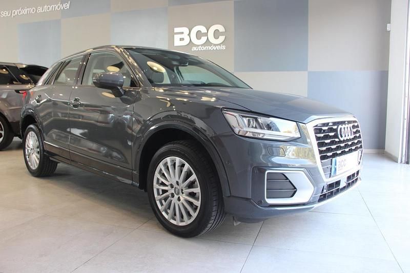 Cinza Usado 2017 Audi Q2 Design SUV | € 19.990 (Bom preço) - Imagem 1/4