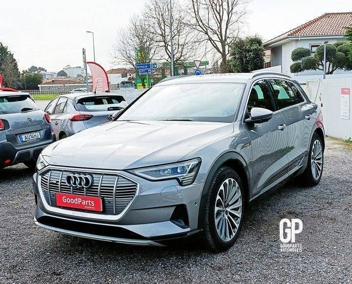 Cinzento Usado 2020 Audi e-tron S-Line SUV | € 39.950 (Preço justo) - Imagem 1/4