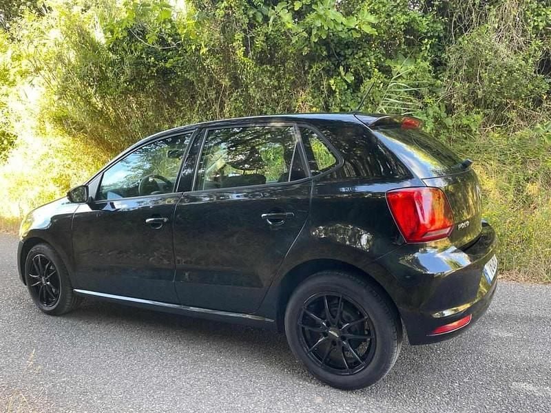 Usado VW Polo Trendline 75 HP (55 kW) 2015 Preto Citadino