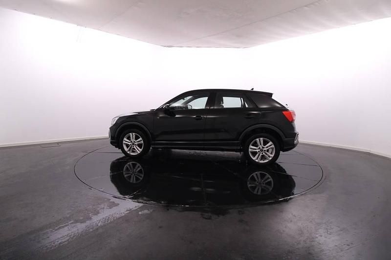 Usado Audi Q2 Advanced 110 HP (80 kW) 2024 Preto SUV