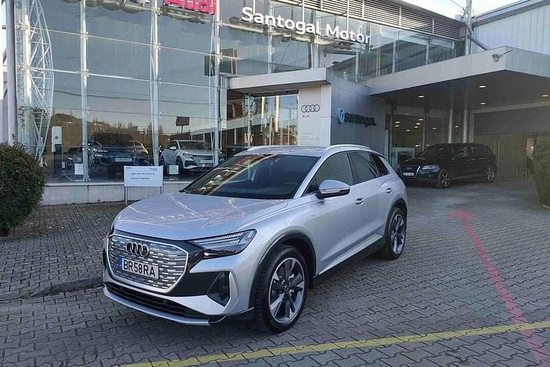 Prateado Usado 2024 Audi Q4 e-tron S-line plus SUV | € 53.990 - Imagem 1/4