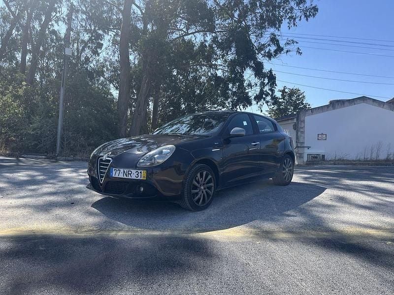 Usado 2013 Alfa Romeo Giulietta Citadino | € 8.490 - Imagem 1/4
