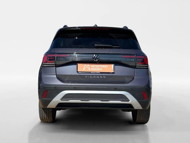 Usado VW T-Cross 95 HP (69 kW) 2024 Cinza SUV