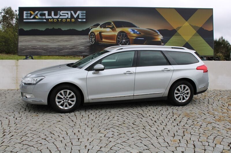 Cinzento Usado 2012 Citroën C5 Carrinha | € 7.490 (Preço justo) - Imagem 1/4