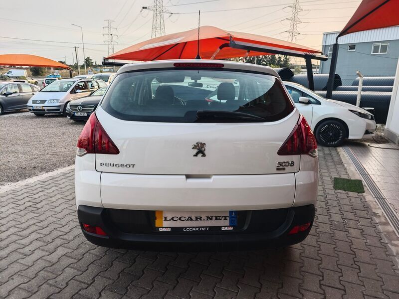 Usado Peugeot 3008 Active 115 HP (84 kW) 2014 Branco SUV