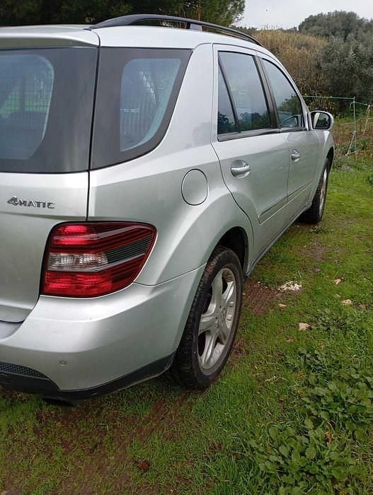 Usado Mercedes ML320 214 HP (157 kW) 2007 SUV