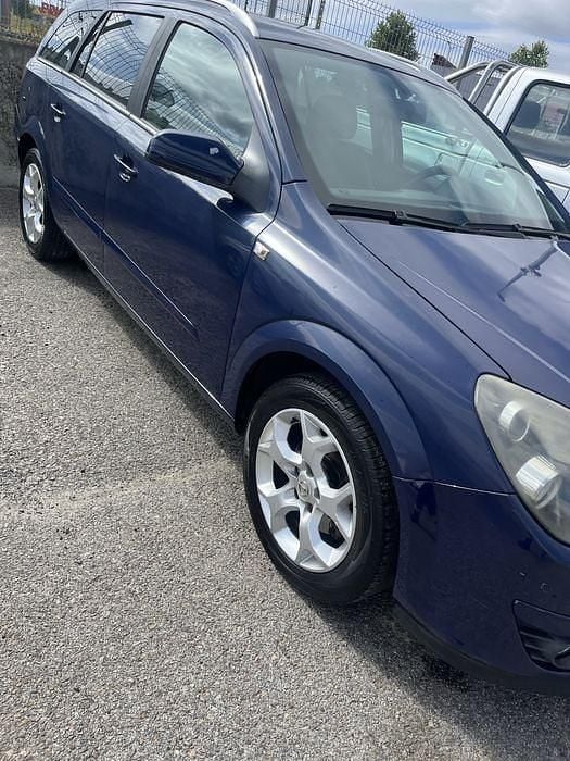 Usado 2005 Opel Astra Sedan | € 2.500 (Preço justo) - Imagem 1/4
