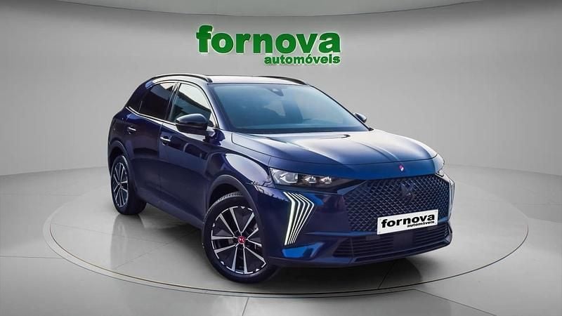 Azul Usado 2023 DS Automobiles DS7 Crossback Performance Line Plus SUV | € 37.990 - Imagem 1/4