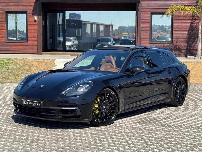 Preto Usado 2019 Porsche Panamera 4 Sedan | € 69.990 - Imagem 1/4