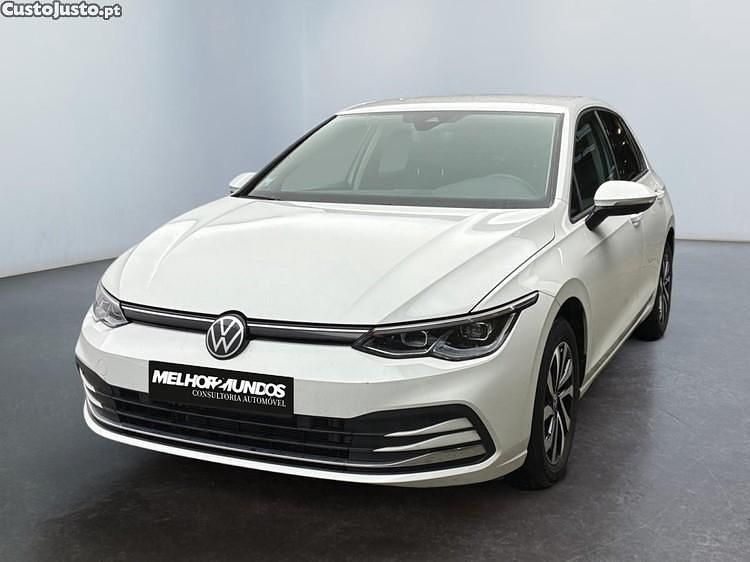 Branco Usado 2021 VW Golf VIII Life Citadino | € 19.990 (Preço justo) - Imagem 1/1