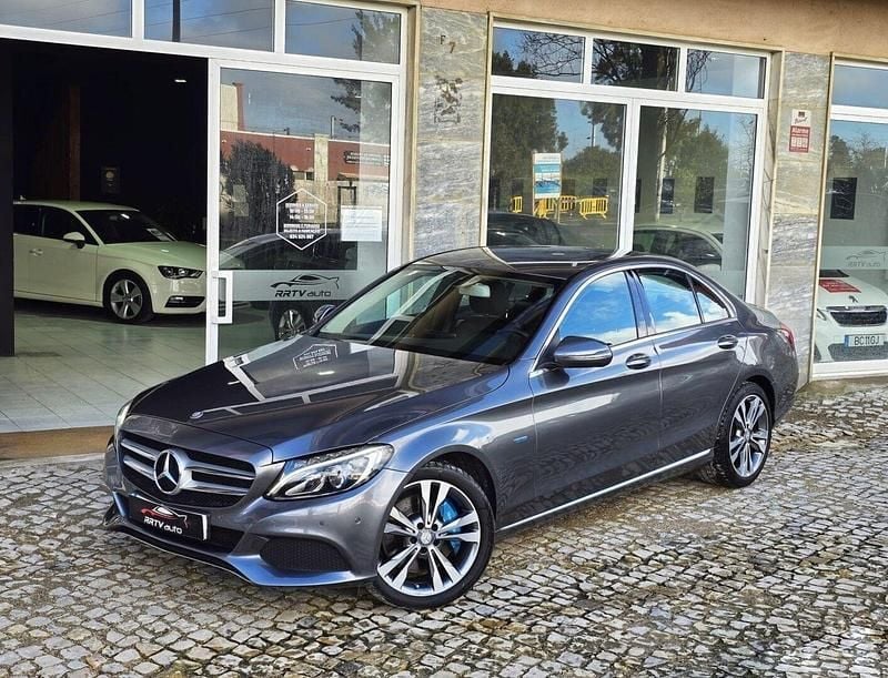Cinza Usado 2017 Mercedes C350e Sedan | € 20.950 - Imagem 1/4