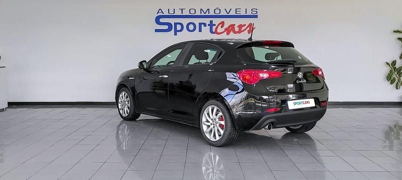 Usado Alfa Romeo Giulietta Exclusive 105 HP (77 kW) 2014 Preto