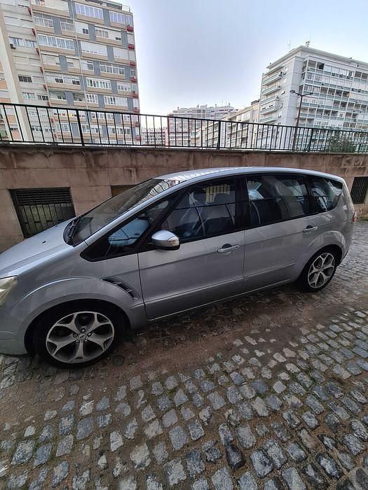 Usado Ford S-MAX Titanium 125 HP (91 kW) 2008 Monovolume