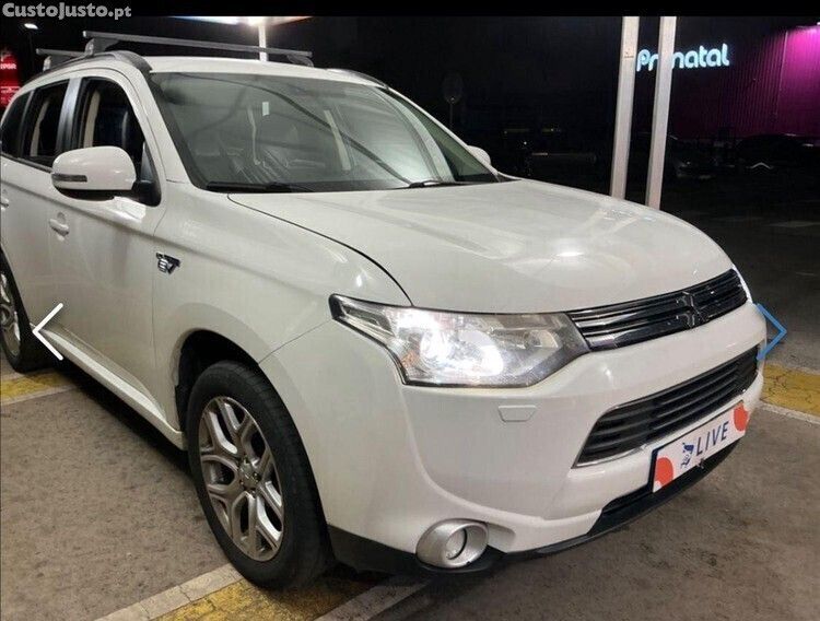 Branco Usado 2014 Mitsubishi Outlander P-HEV SUV | € 15.900 - Imagem 1/1