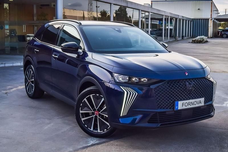Azul Usado 2023 DS Automobiles DS7 Crossback Performance Line Plus SUV | € 37.990 - Imagem 1/4