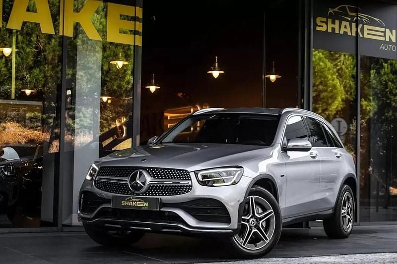 Cinzento Usado 2021 Mercedes GLC300e AMG line SUV | € 38.990 (Bom preço) - Imagem 1/4