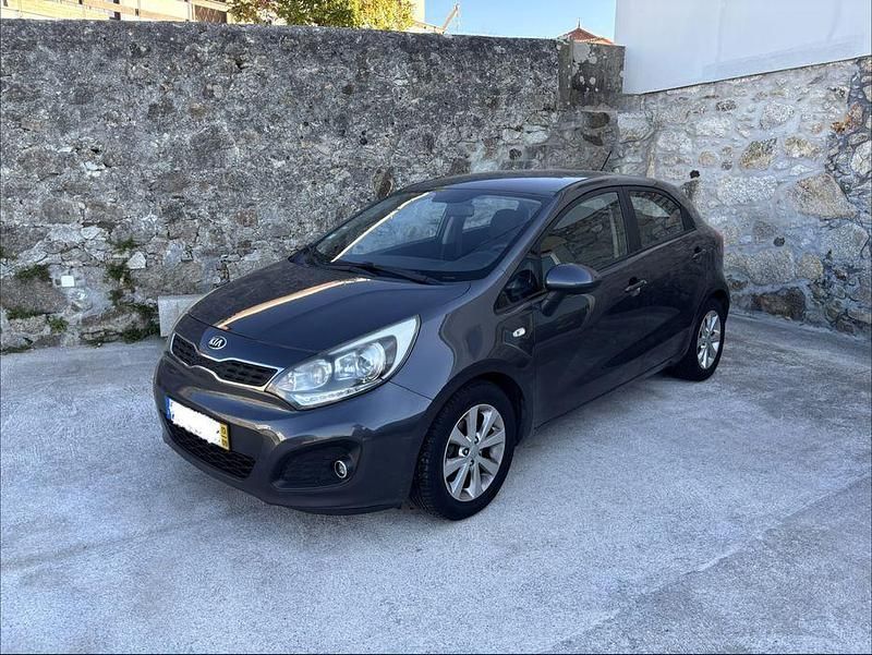 Usado 2013 Kia Rio EX Sedan | € 6.500 - Imagem 1/4
