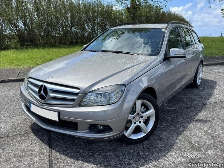 Cinza Usado 2009 Mercedes C220 | € 9.750 - Imagem 1/1