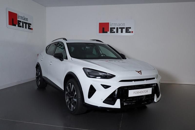 Branco Novo 2025 Cupra Formentor SUV | € 41.192 (Preço justo) - Imagem 1/4