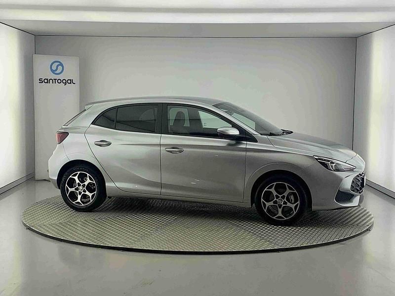 Cinzento Usado 2024 MG MG3 Luxury Citadino | € 23.490 - Imagem 1/4