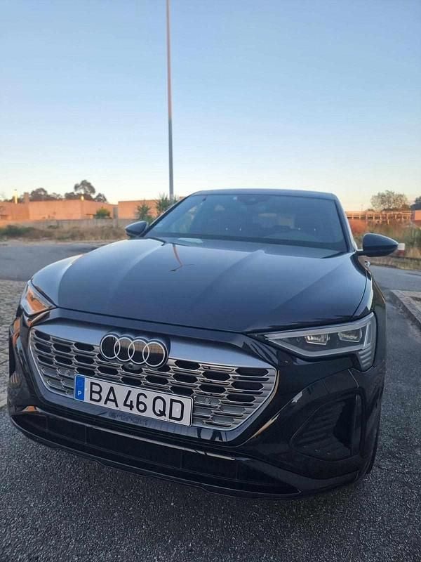 Preto Usado 2023 Audi Q8 e-tron SUV | € 57.000 (Caro) - Imagem 1/4