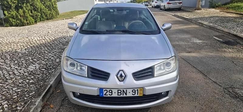 Usado Renault Mégane GrandTour 106 HP (77 kW) 2006 Cinzento Carrinha