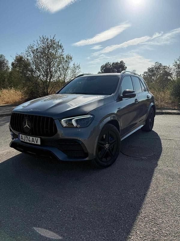 Cinzento Usado 2021 Mercedes GLE350 Citadino | € 55.000 - Imagem 1/4