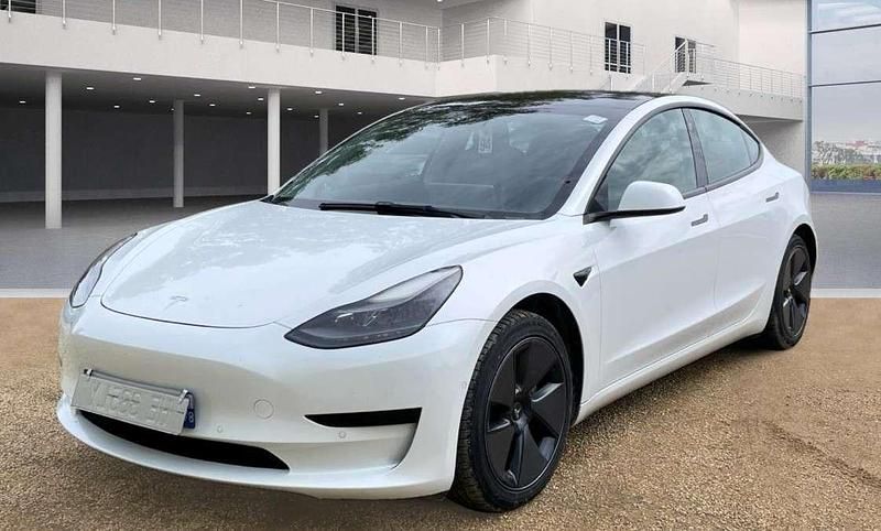 Branco Usado 2021 Tesla Model 3 Sedan | € 25.950 (Preço justo) - Imagem 1/4