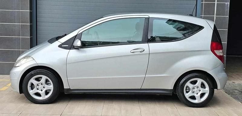 Usado Mercedes A160 82 HP (60 kW) 2009 Cinzento Citadino